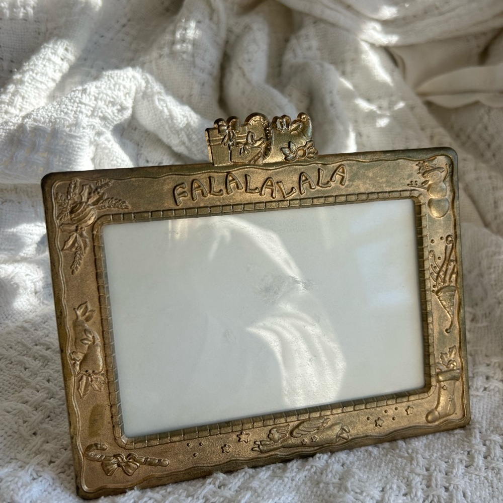 Gold Metal 4x6 Decorative Holiday Picture Frame